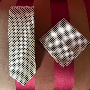 Silk neck tie and matching silk pocket square